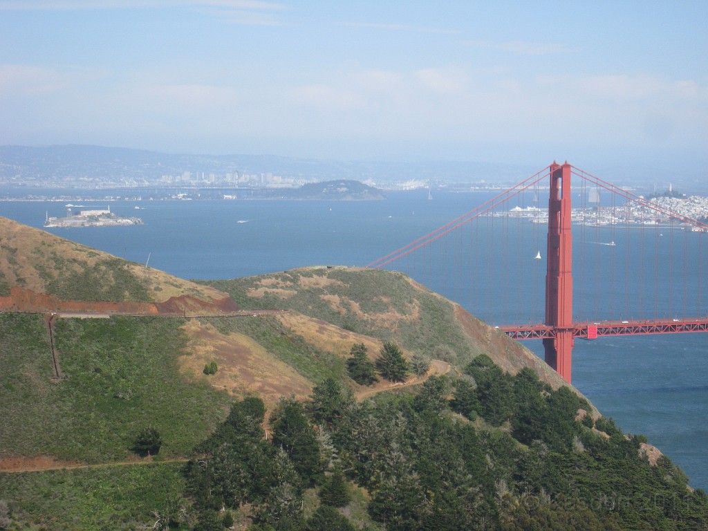 2011 Bay 2 Breakers Friday 0510.JPG - I was able to participate in the 100th annual running of the Bay to Breakers 12K race in San Francisco California. A weekend for sightseeing and racing.